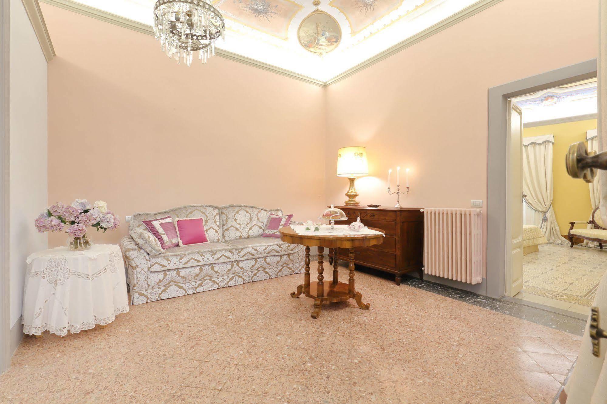 Piazza Pitti Palace - Residenza D'epoca Bed and breakfast